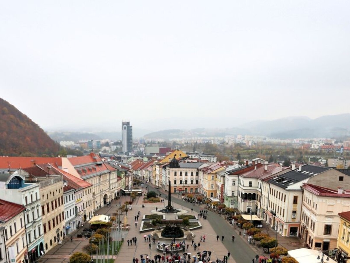 Banská Bystrica Námestie SNP Komunálne voľby 1140px (SITA/Peter Rusko)